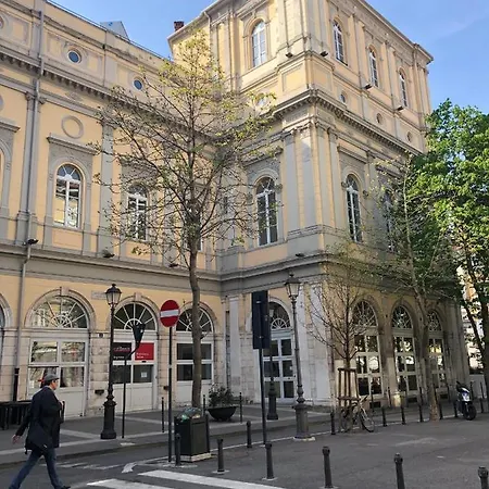 Scalinata Del Teatro Rossetti Confort Parcheggio In Viale Xx Settembre Trieste