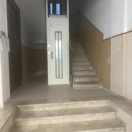 Lägenhet Scalinata Del Teatro Rossetti Confort Parcheggio In Viale Xx Settembre