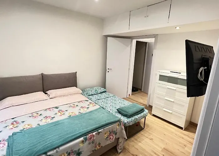 Scalinata Del Teatro Rossetti Confort Parcheggio In Viale Xx Settembre Apartment Trieste