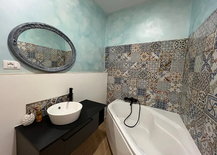 Scalinata Del Teatro Rossetti Confort Parcheggio In Viale Xx Settembre Apartment Trieste