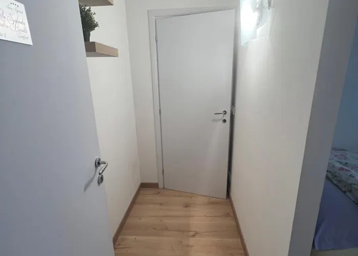 Scalinata Del Teatro Rossetti Confort Parcheggio In Viale Xx Settembre Apartment *