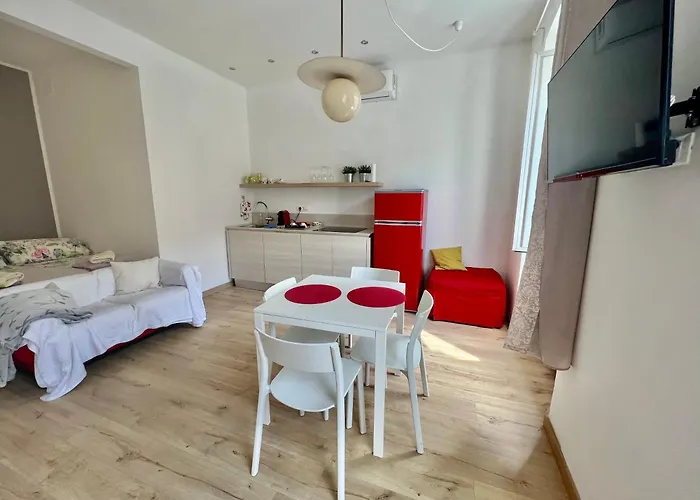 Scalinata Del Teatro Rossetti Confort Parcheggio In Viale Xx Settembre Trieste